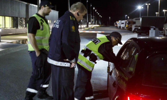 Nordmenn pågrepet for menneskesmugling - raser mot politiet